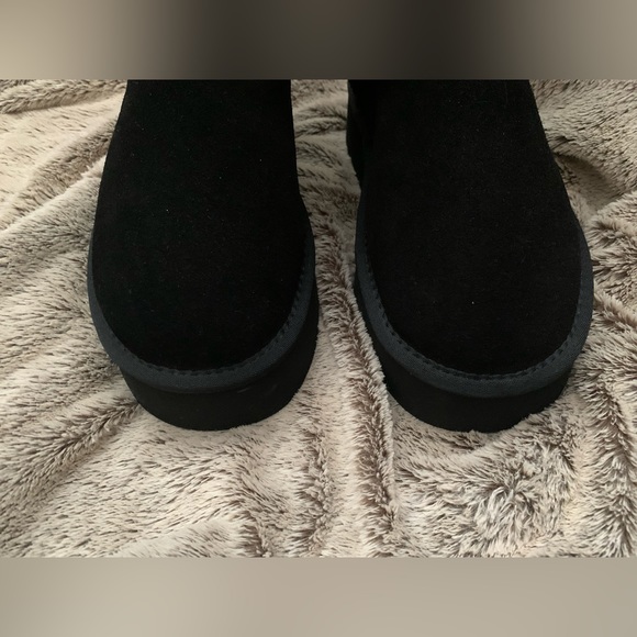 Ugg Inspired Platform Boots NWOT - Picture 4 of 10